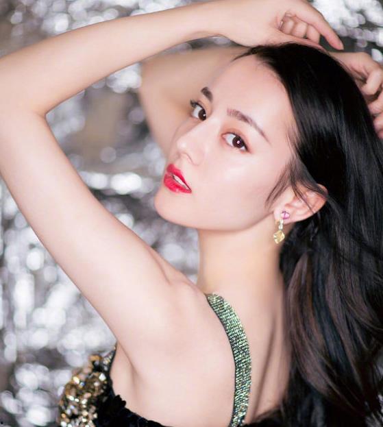 迪丽热巴最新爆料王晶,独家爆料引热议 第1张 迪丽热巴最新爆料王晶,独家爆料引热议 第1张